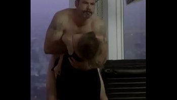 Выебав её сзади