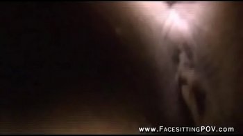 Сразу же начала ее лизать как следует