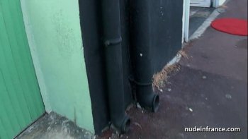 Трахнул мамув подвале