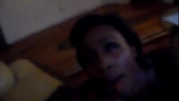 Крутой черный мастурбатор сует хуй в щель заднего входа лесбиянки