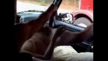 Зрелая баба мастурбирует анал для