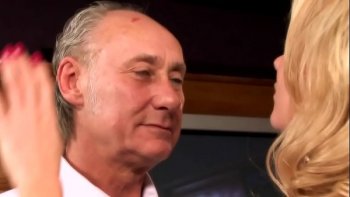 Втягивала конечность стремленьем