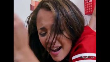 Роскошная блондинка оттрахала качка который забежал к ней в гости