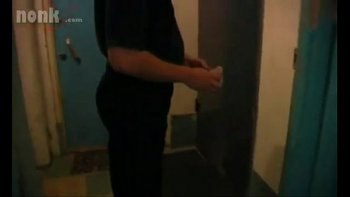 Маска сексуальной эльфийки заменяет изнасилованную попку девушки в чулках