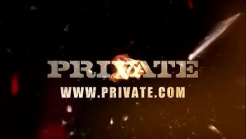 Шмара в чулках возбуждается в ходе еби